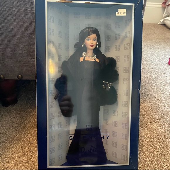 Givenchy Limited Edition Barbie - Picture 6 of 7